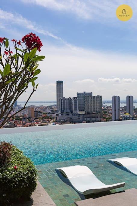 Seaview 2br Infinity Pool & Easyaccess To Town 201 Apartment George Town