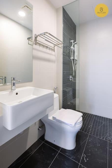 Seaview 2br Infinity Pool & Easyaccess To Town 201 *