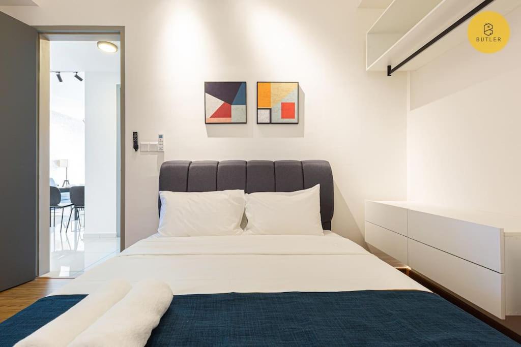Seaview 2br Infinity Pool & Easyaccess To Town 201 * George Town