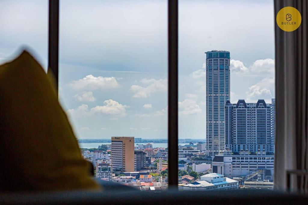 Seaview 2br Infinity Pool & Easyaccess To Town 201 George Town